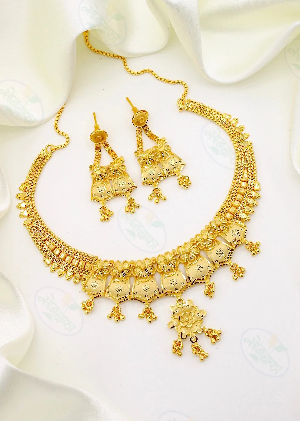 DELIGHT GOLDEN NECKLACE - Image 2