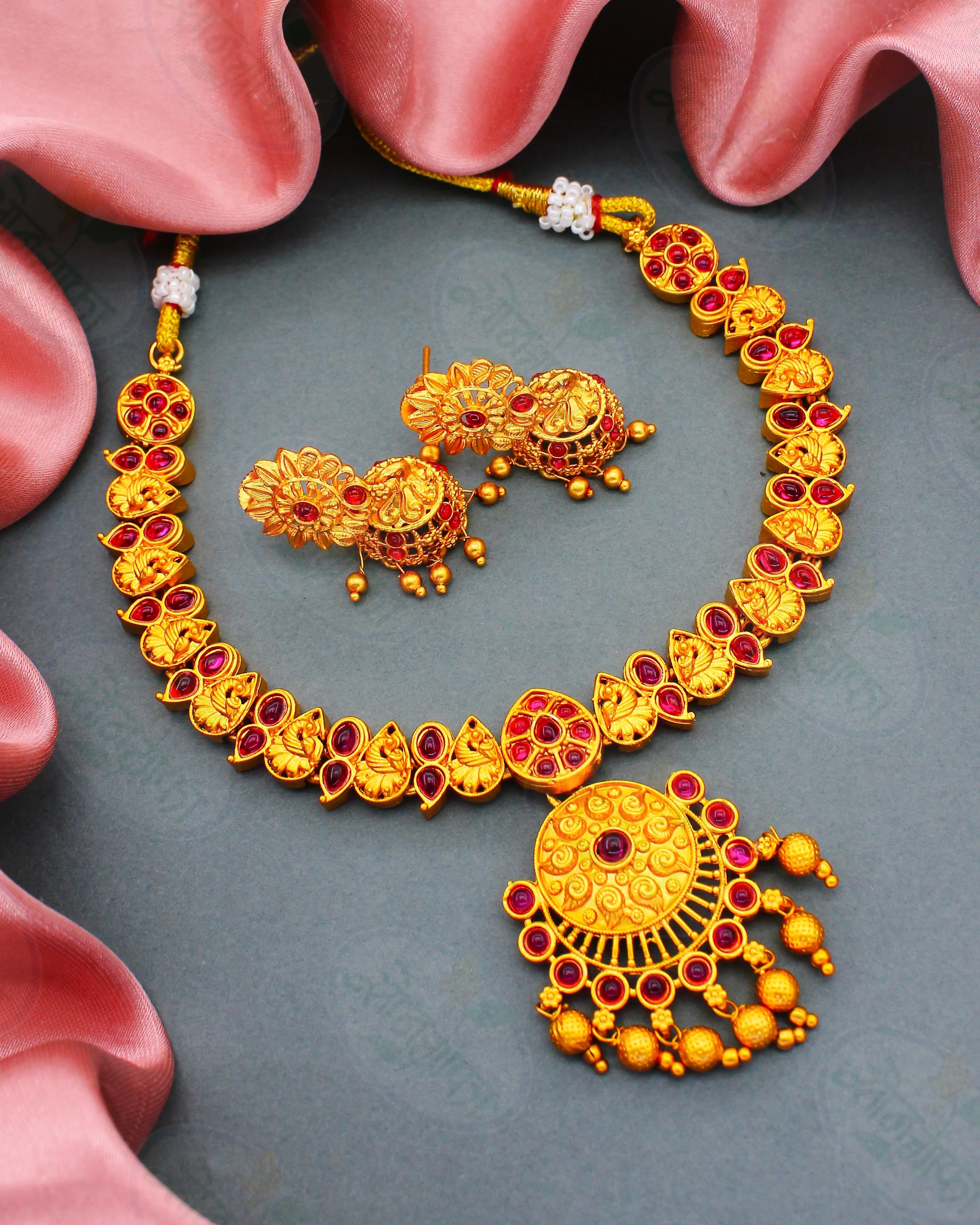 ROYAL ETHNIC MATTE NECKLACE - Image 2