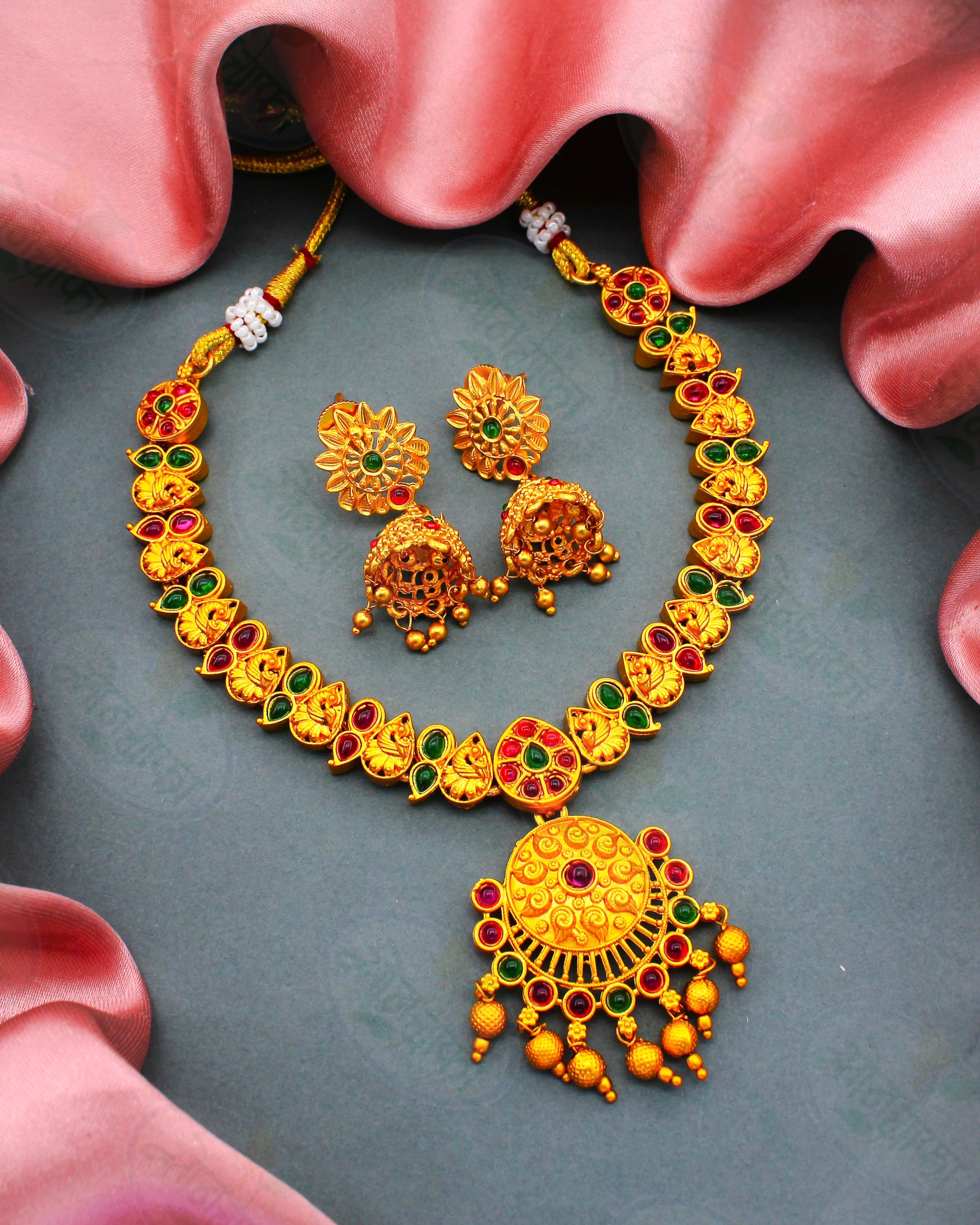 ROYAL ETHNIC MATTE NECKLACE - Image 3
