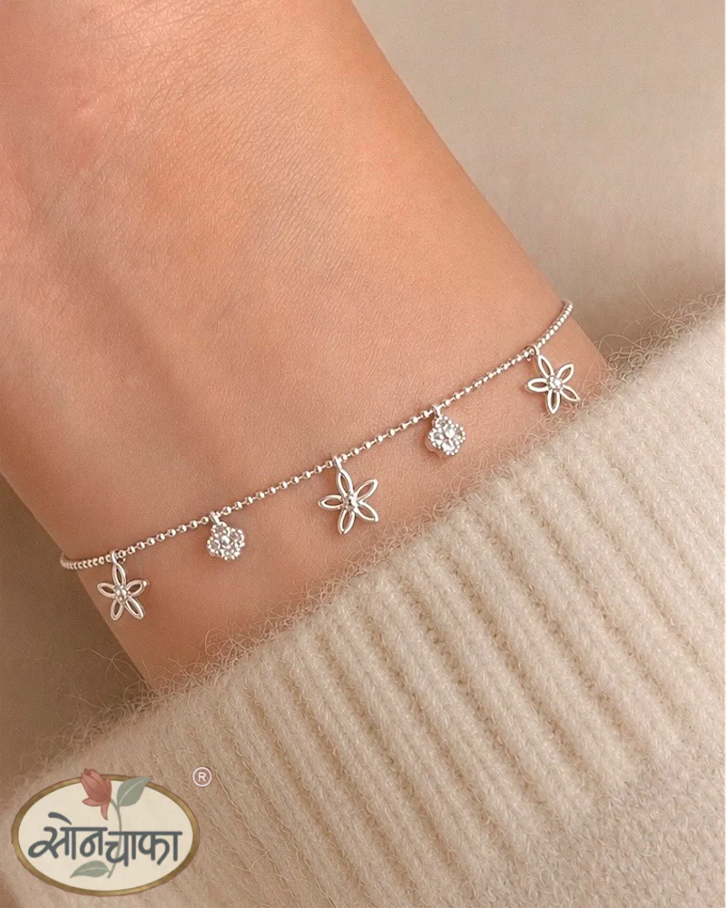 FLOWER CHARM BRACELET