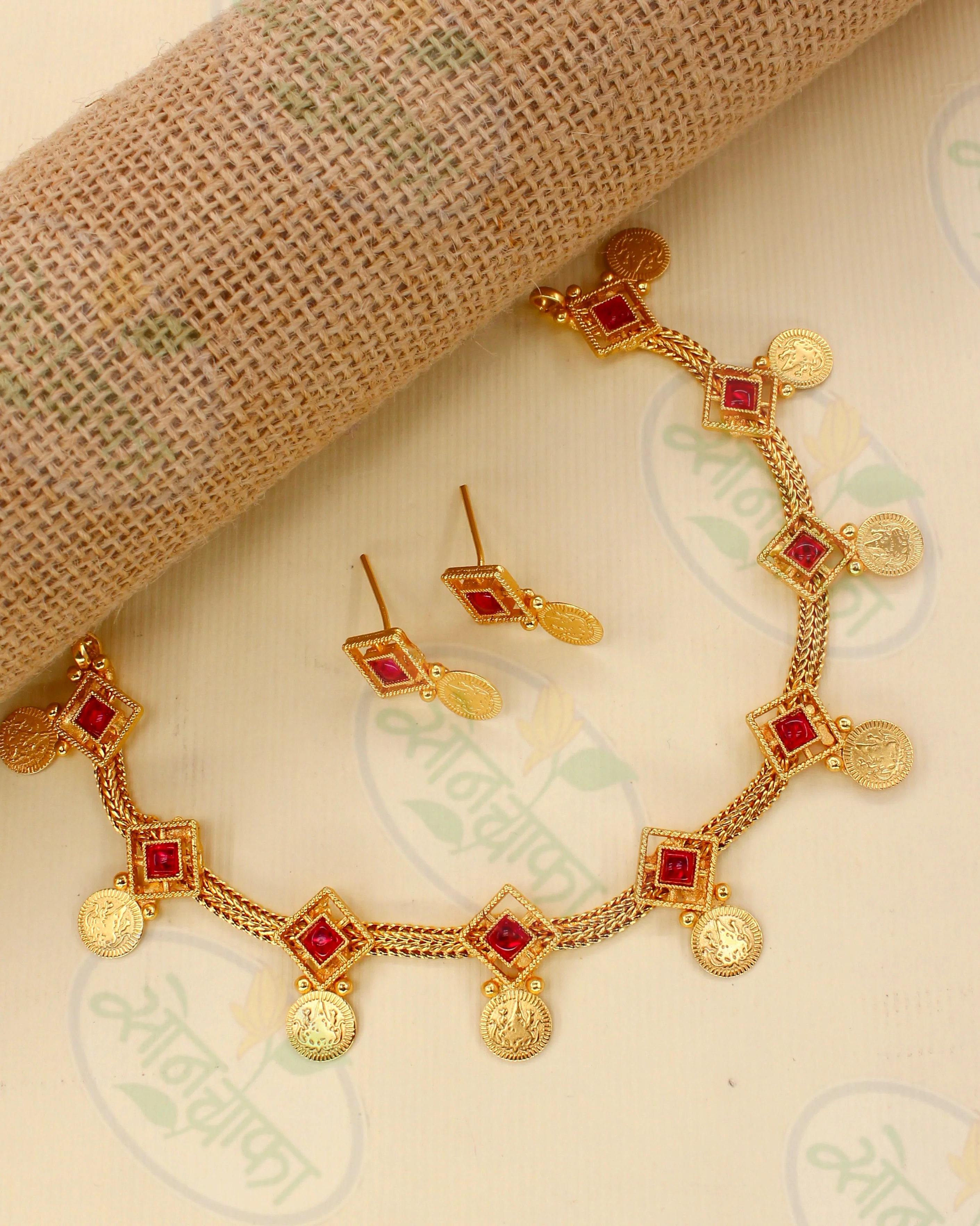 SQUARE DESIGNER NECKLACE