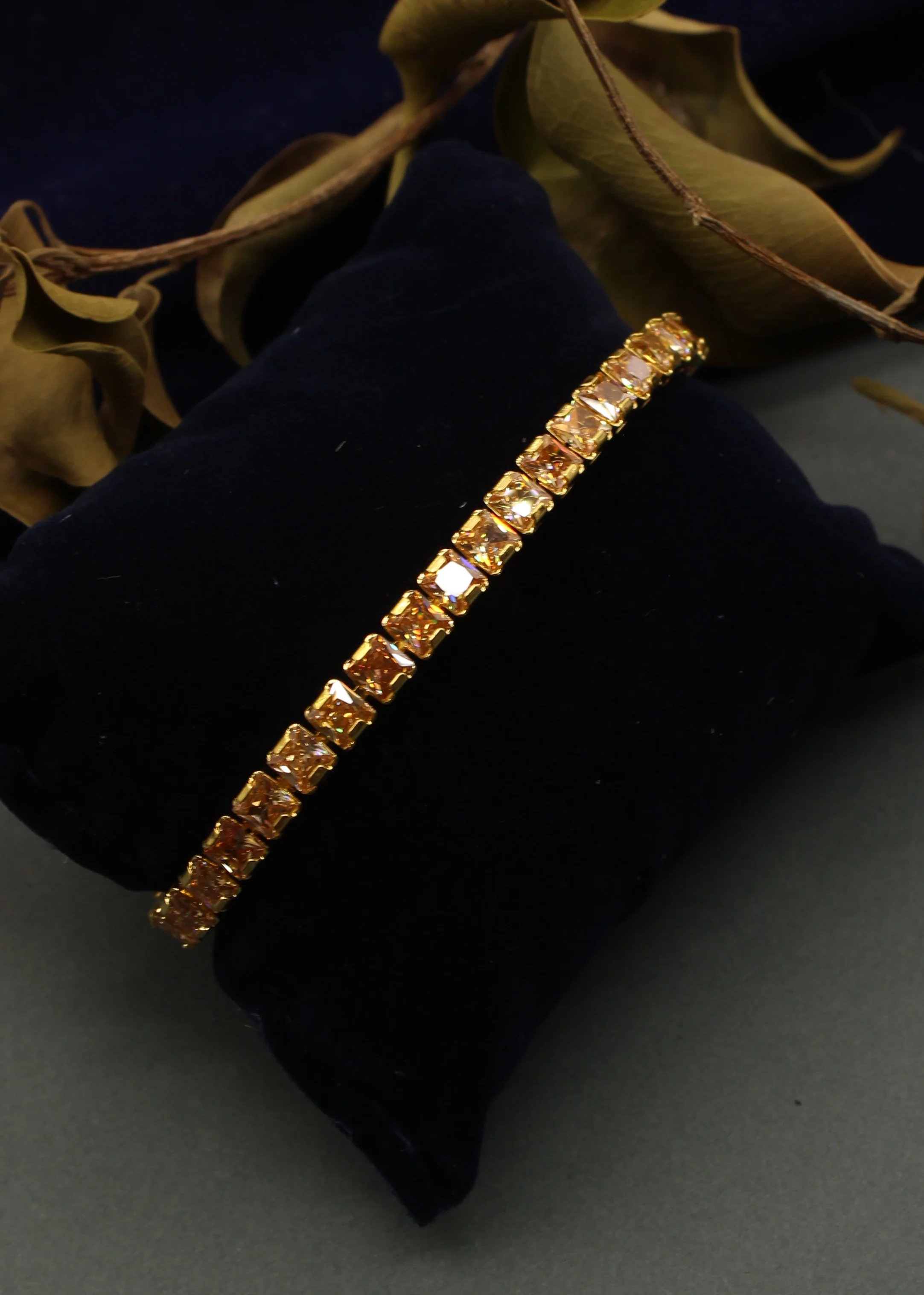 SQUARE DESIGNER BRACELET - Image 4
