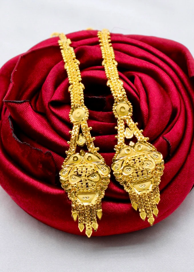 APPEALING GOLD PLATED EARRINGS - Image 3