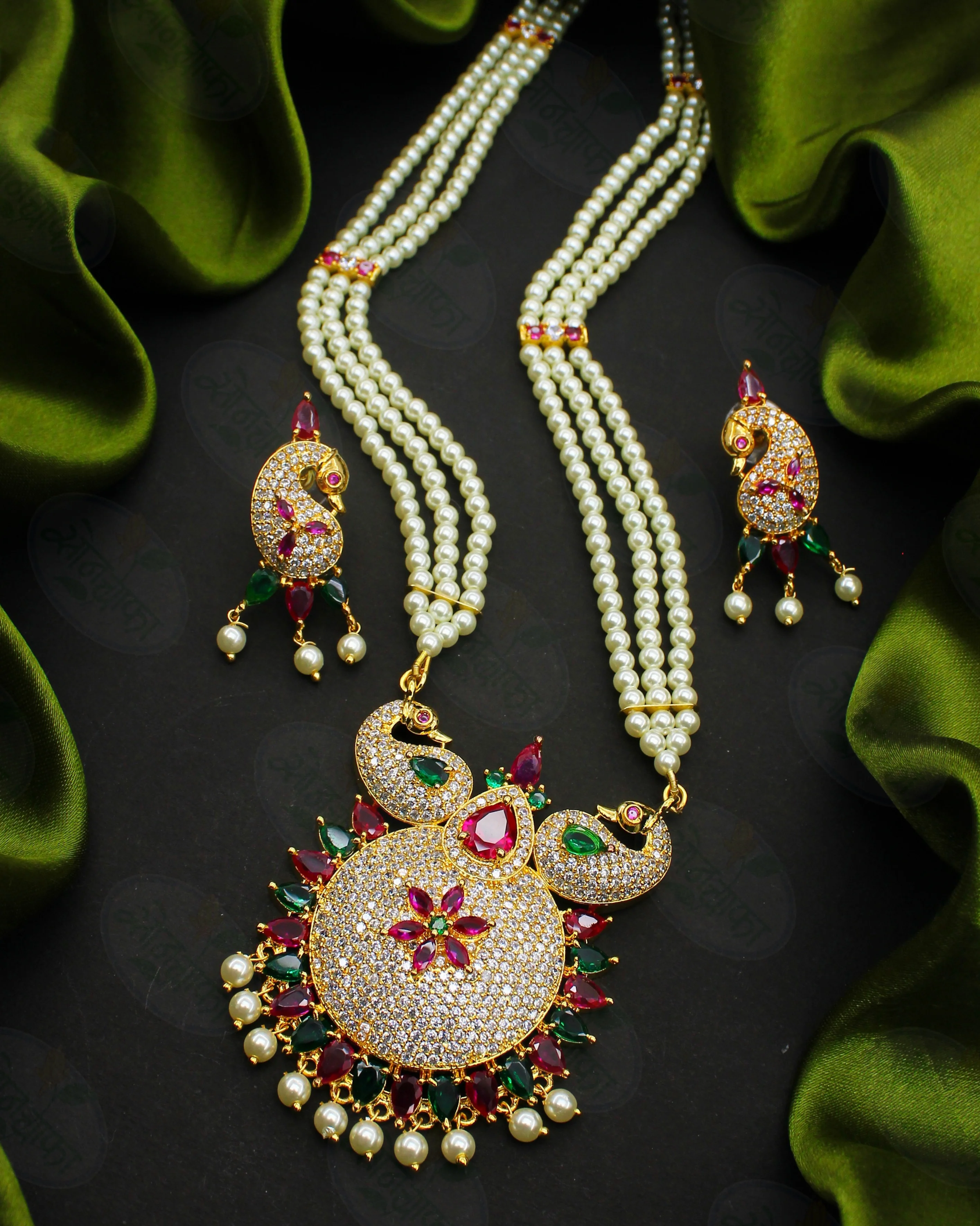 EXCLUSIVE DESIGNER NECKLACE - Image 3