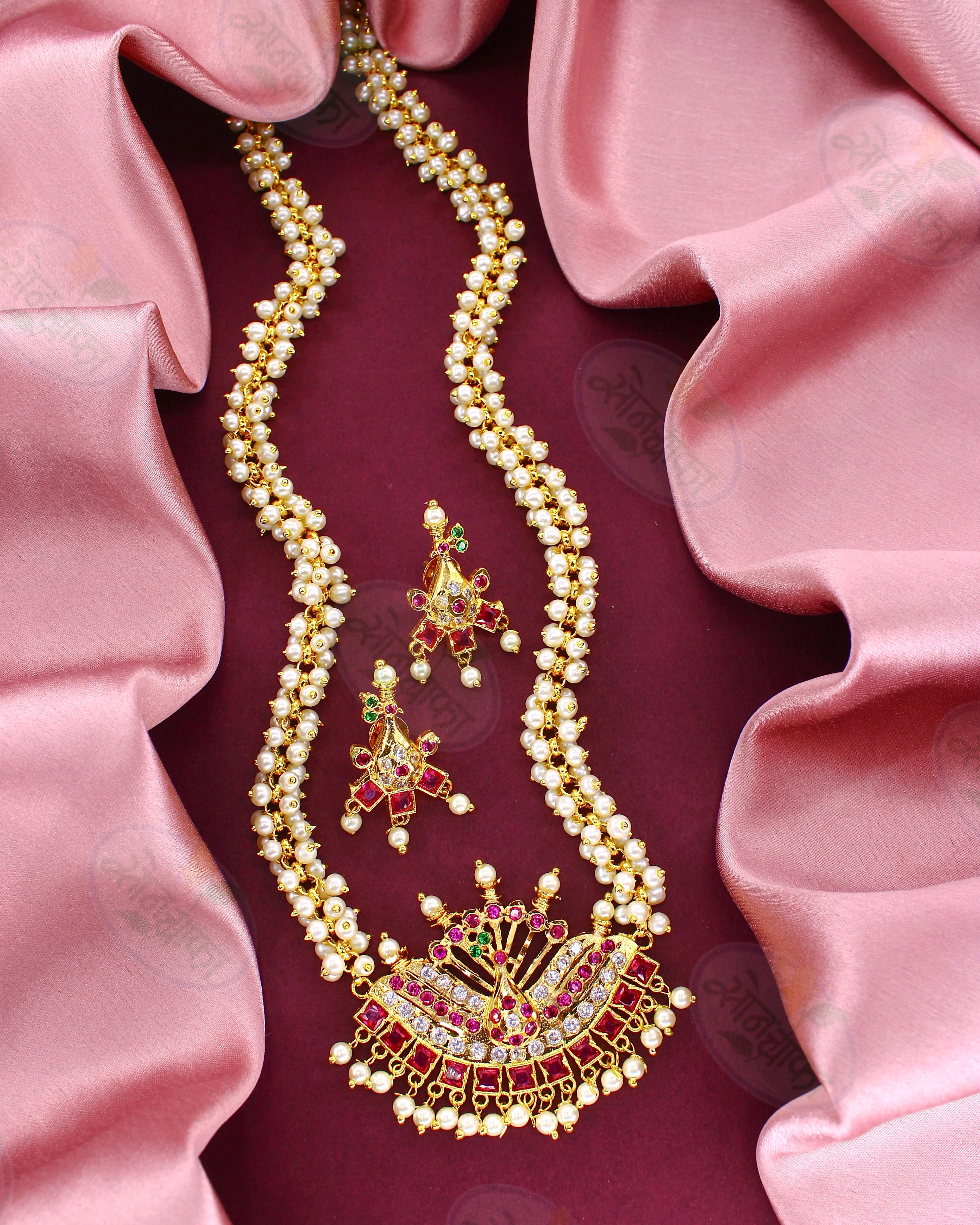 SOFT GLAM PEACOCK PEARL NECKLACE - Image 2