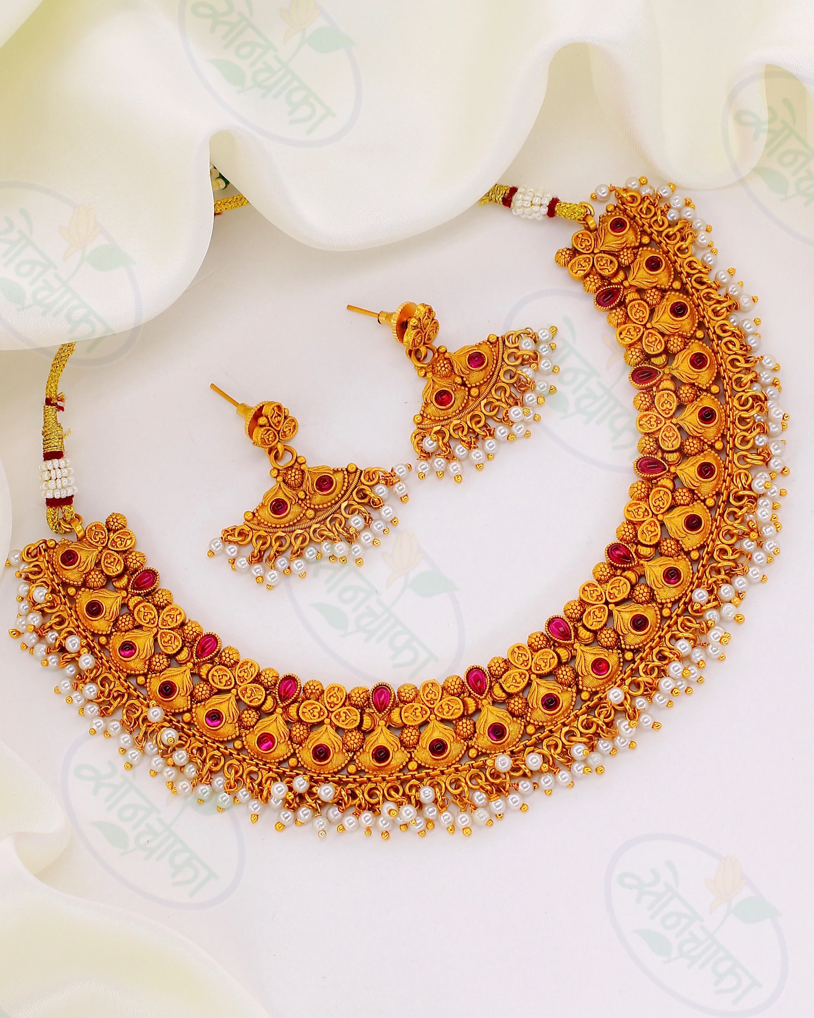GRACEFUL DESIGNER NECKLACE - Image 2
