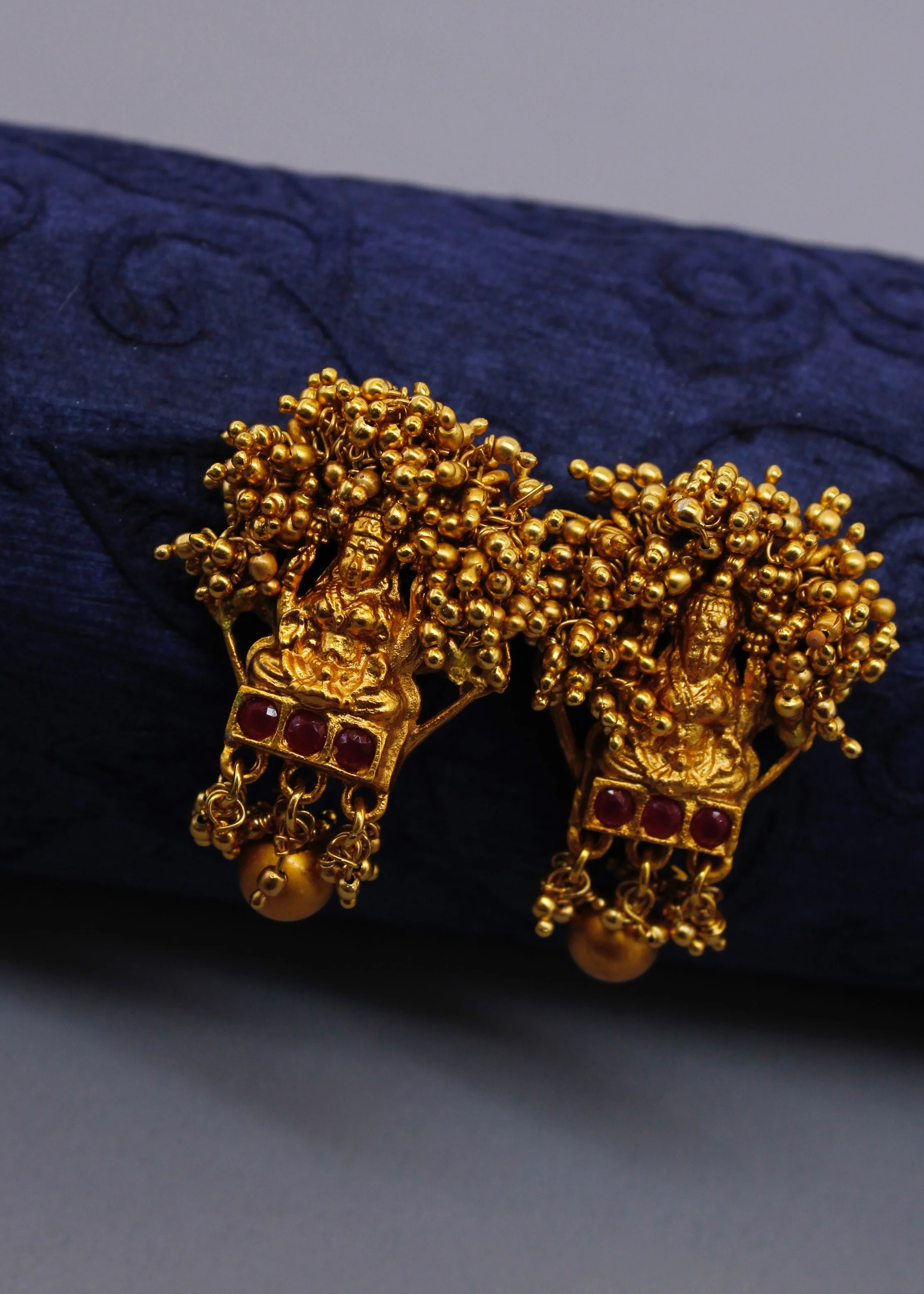PESHWAI GOLDEN BEADS EARRINGS - Image 6