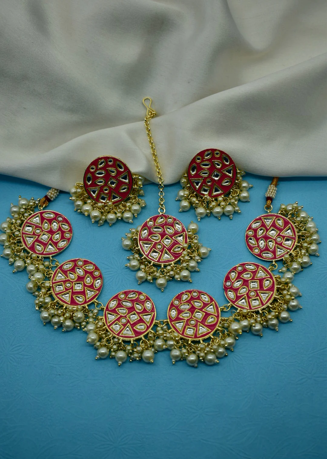 GEOMETRIC KUNDAN NECKLACE - Image 2