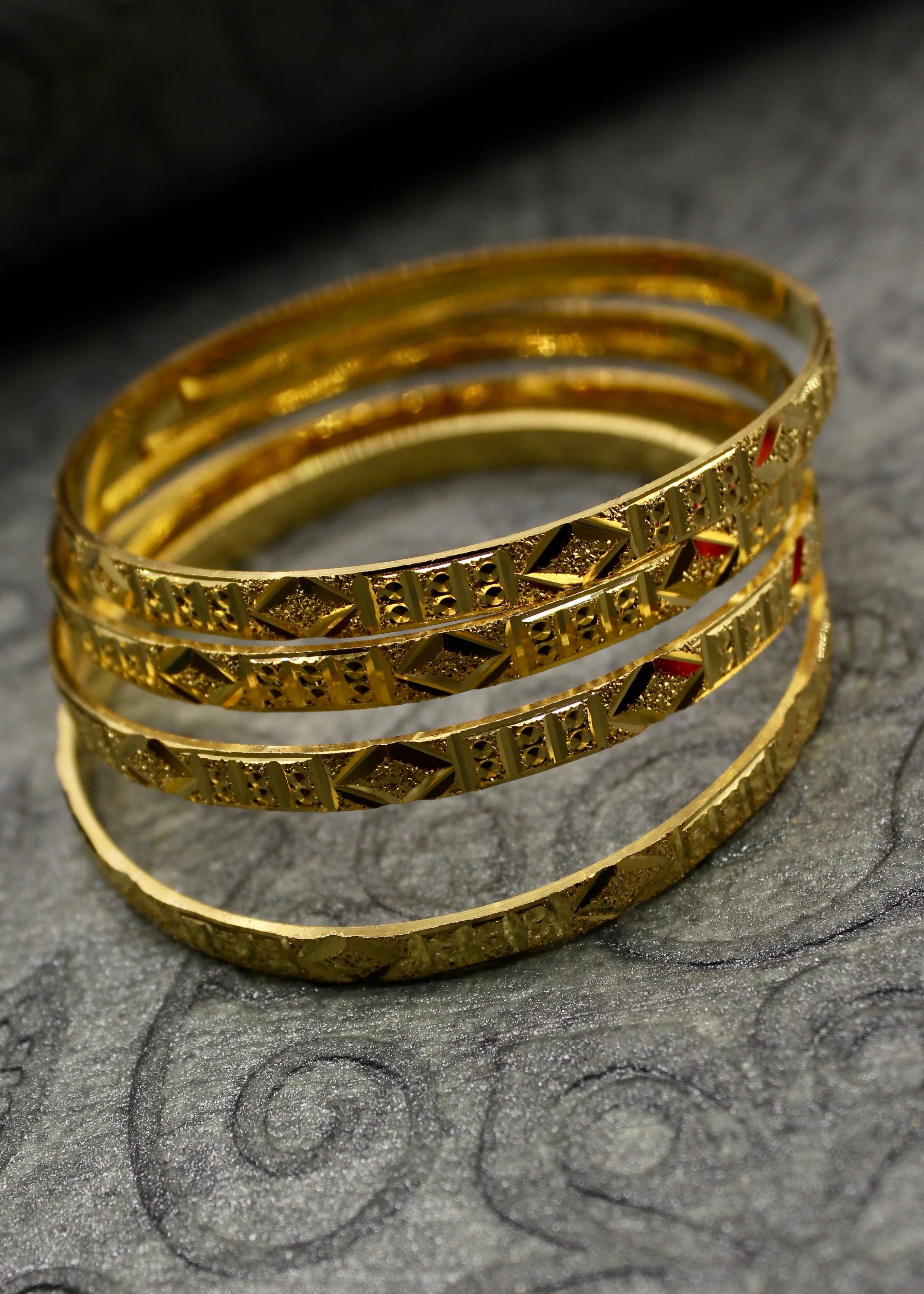 ENTICING GOLD TONE BANGLES - Image 5