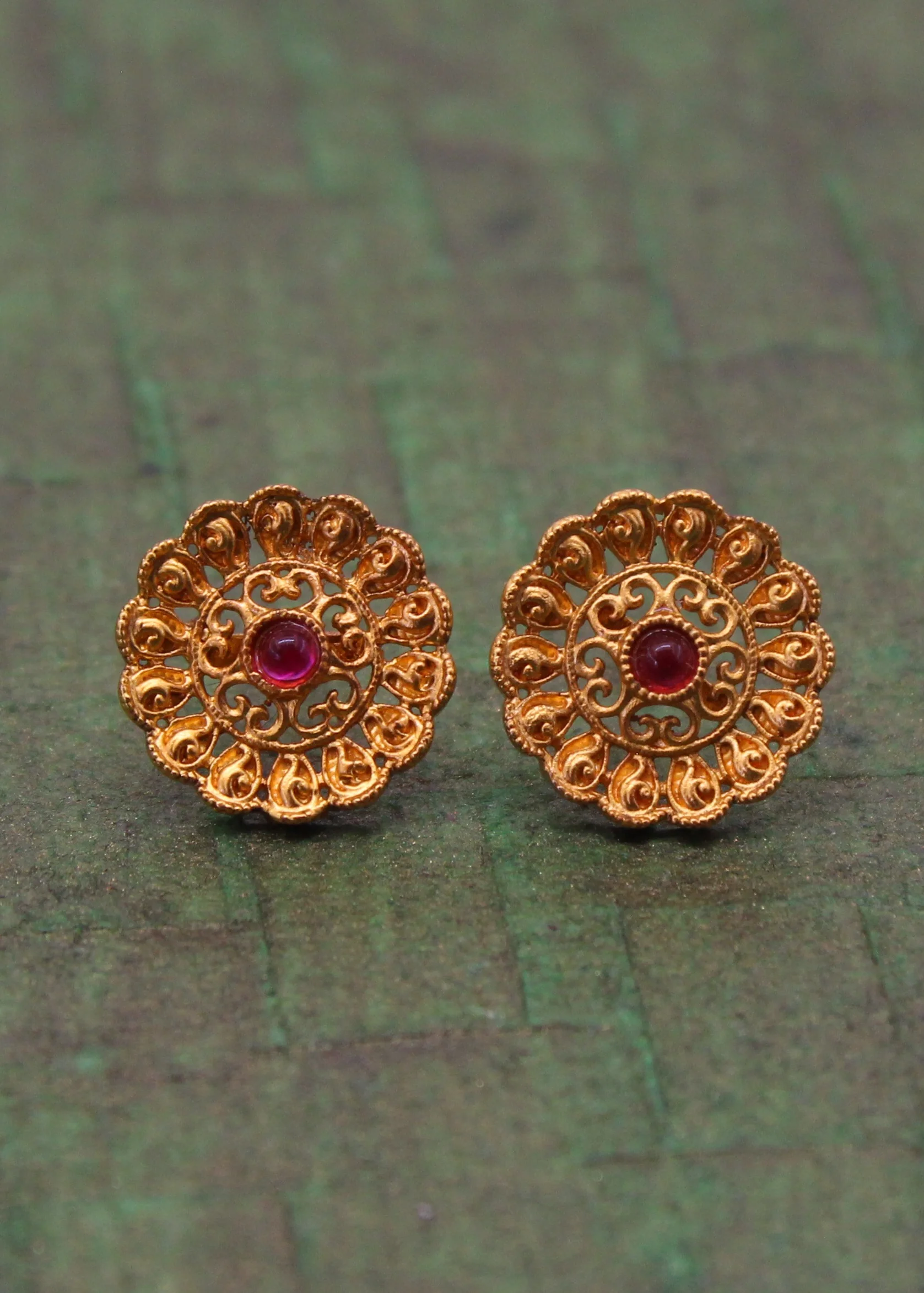 MATTE FINISH CIRCLE STUDS - Image 5