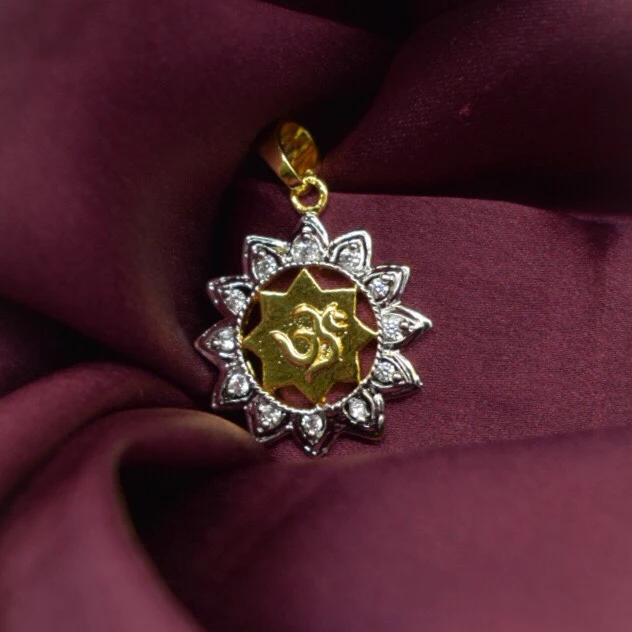 STAR DESIGN DIA PENDANT - Image 11