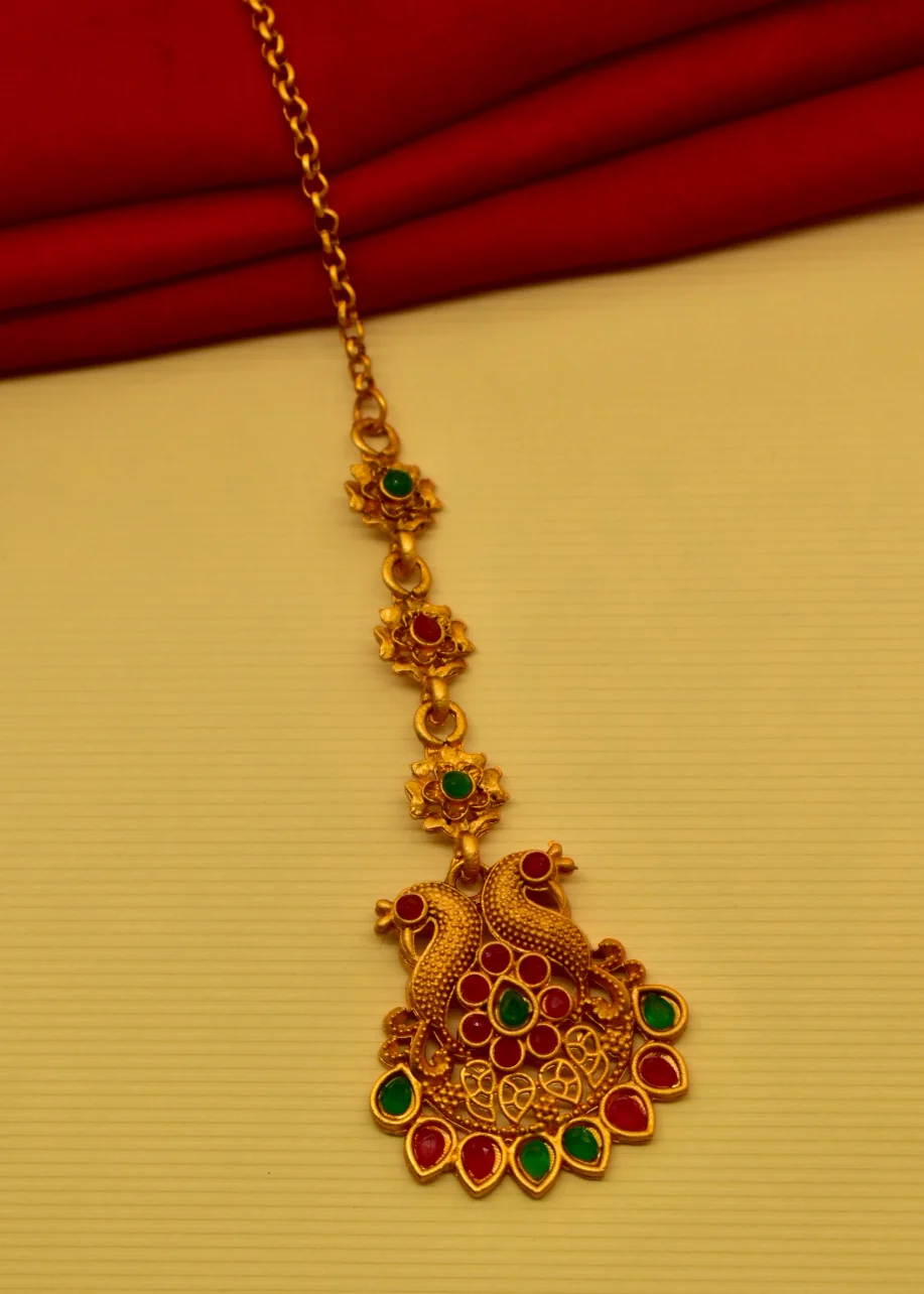 ALLURING PEACOCK BINDI - Image 8