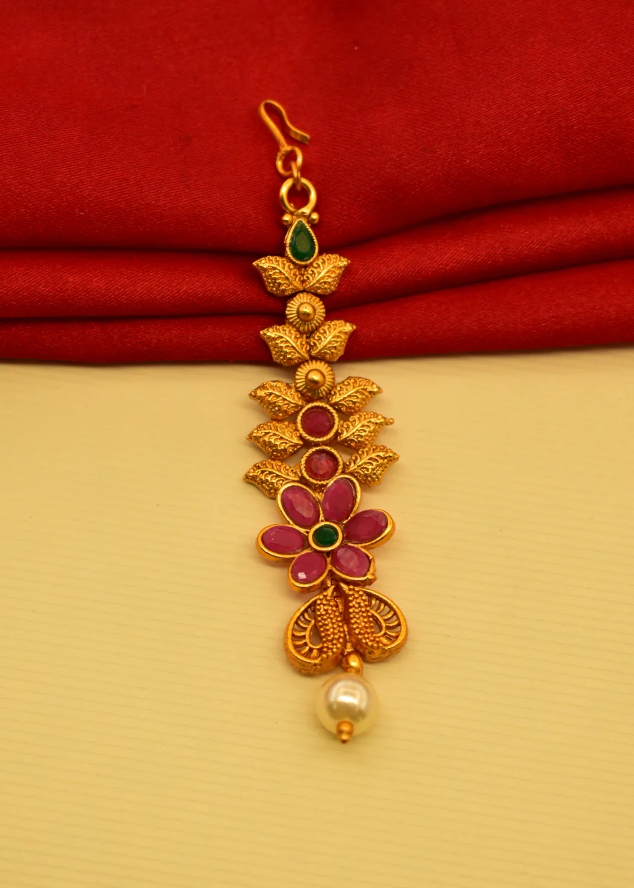 VERY PRETTY PINK STONE BINDI