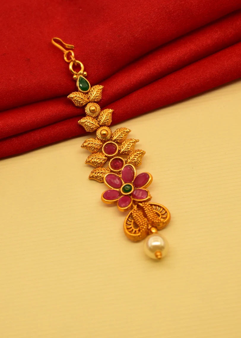 VERY PRETTY PINK STONE BINDI - Image 2