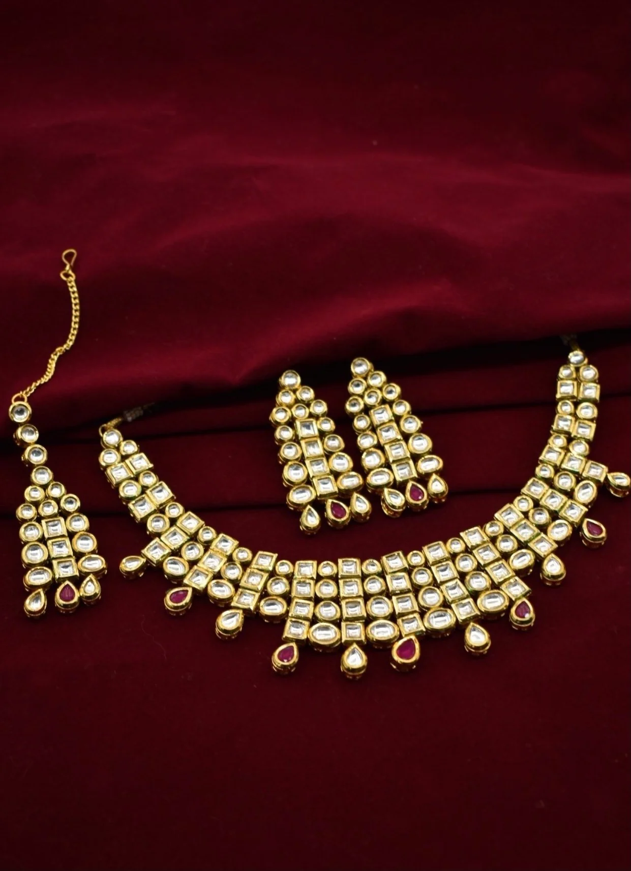 CHARMING KUNDAN NECKLACE - Image 4