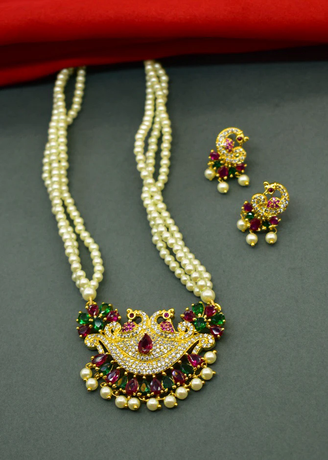 SPARKLING PEACOCK NECKLACE - Image 8