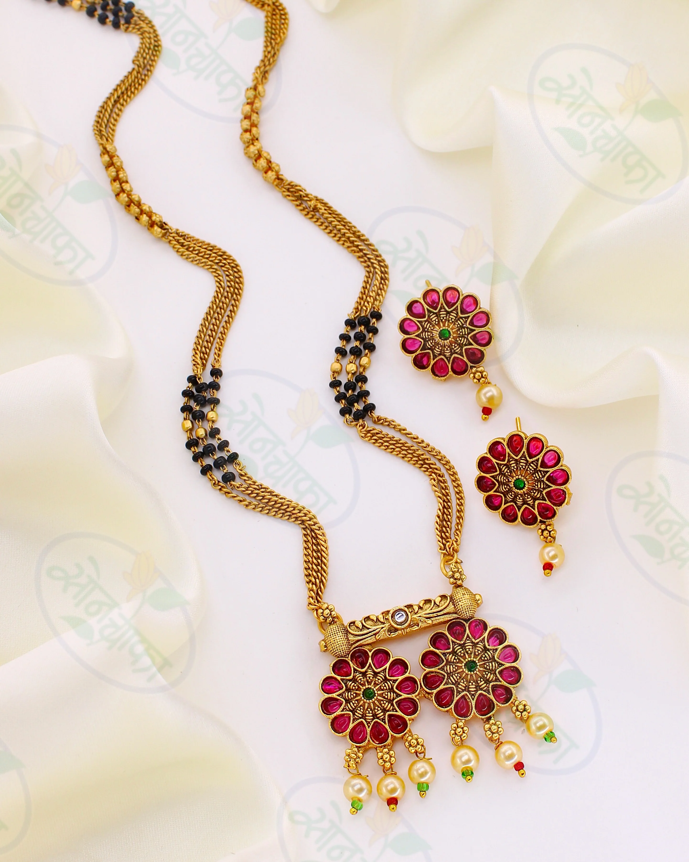 REGAL FLORAL RAJWADI MANGALSUTRA - Image 3