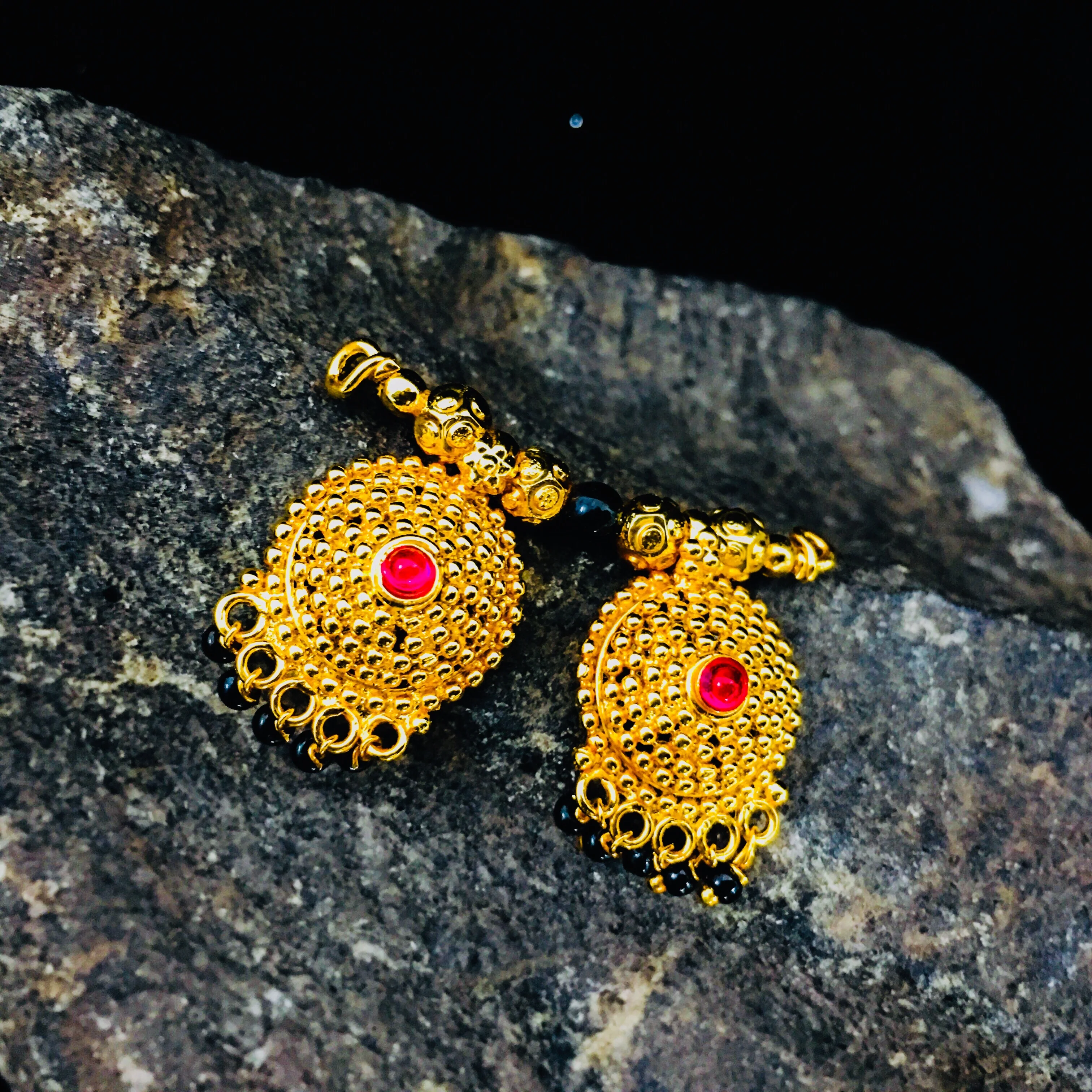 GOLDEN BEADS WATTI PENDANT - Image 7
