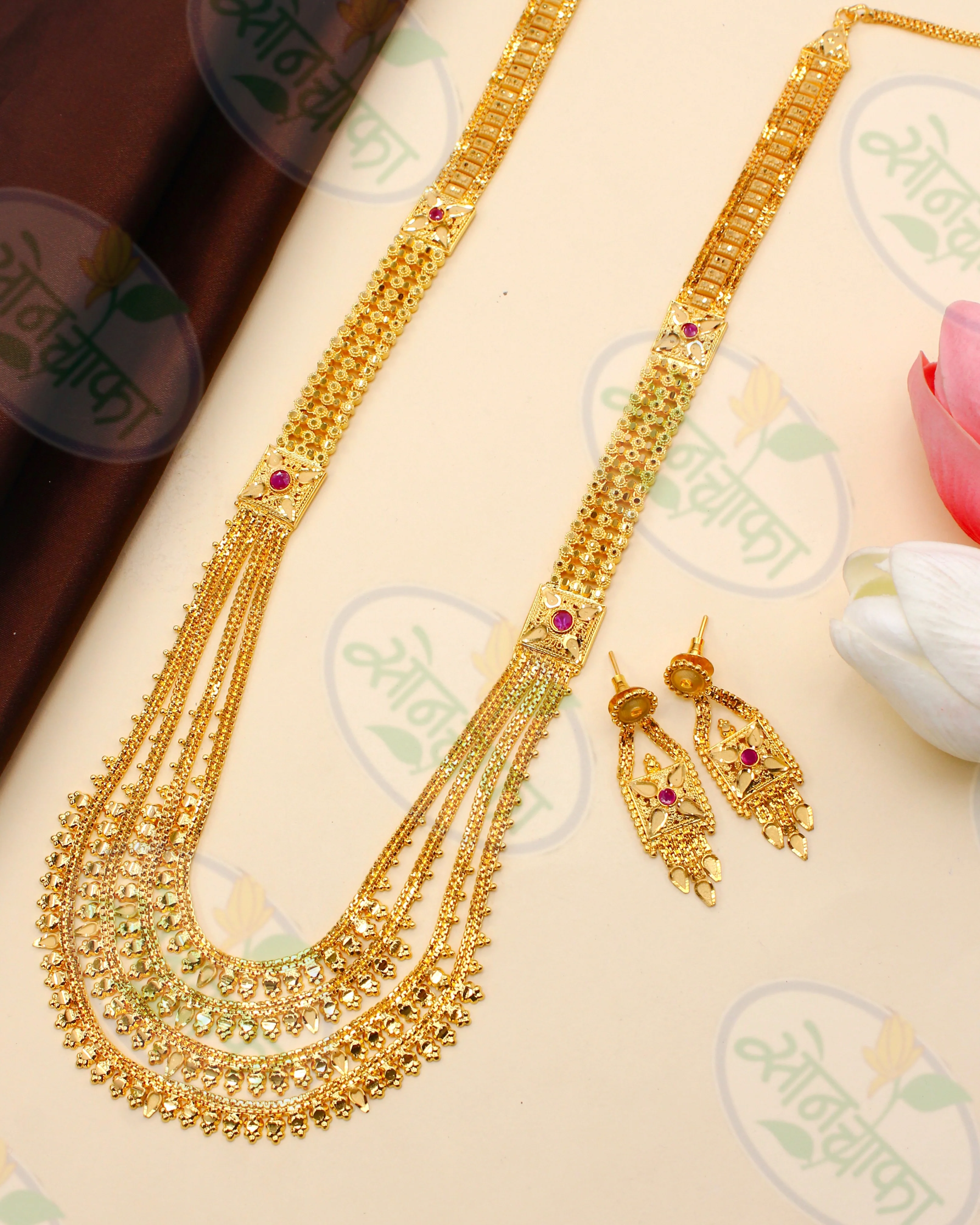 DELIGHTFUL FLOWERET NECKLACE